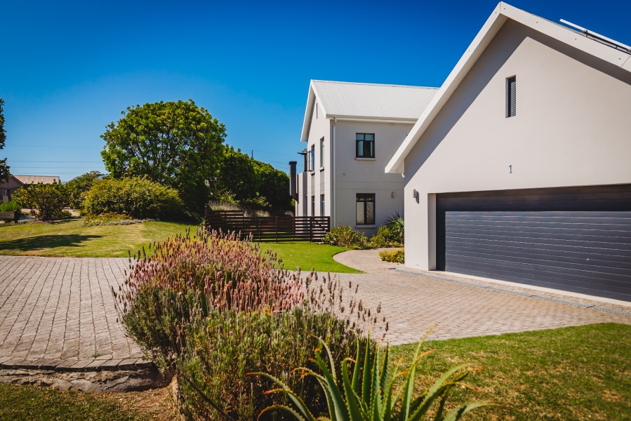 4 Bedroom Property for Sale in Kraaibosch Country Estate Western Cape